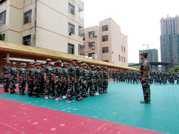 不负青春 砥砺前行——宁远爱华学校新生军训开营-宁远县门户网