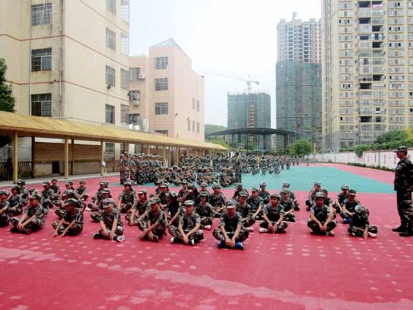 不负青春 砥砺前行——宁远爱华学校新生军训开营-宁远县门户网