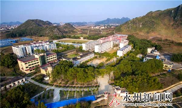为帮助学子们从"年味"中走出,尽快适应学校生活,近期,宁远县实验中学